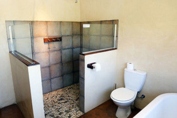 Room 4 of 73