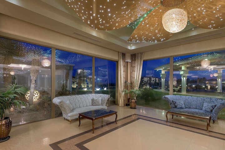 Entrance & Lobby
