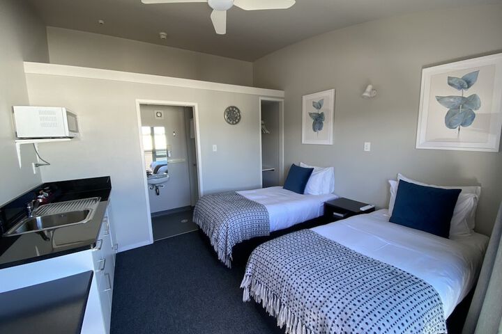 Room 4 of 62