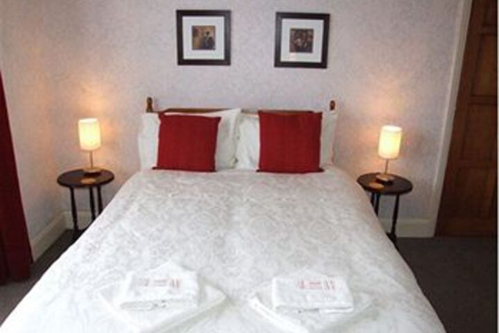 Room 6 of 7