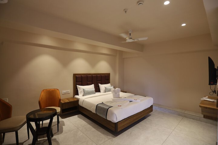 Room 15 of 38