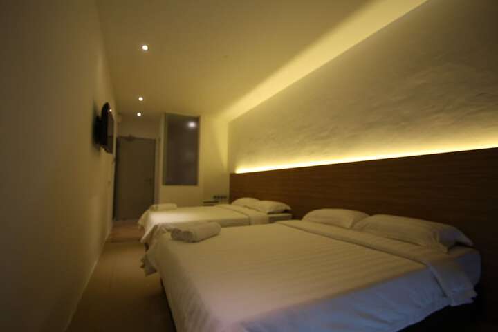 Room 11 of 38