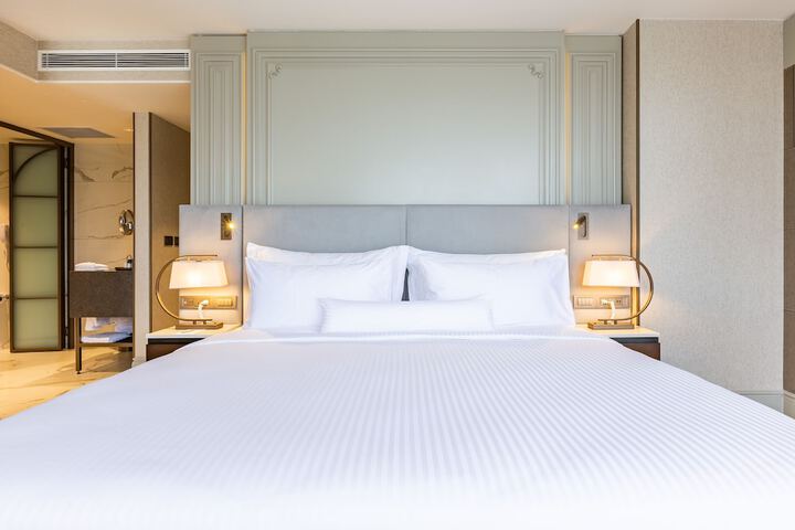 Room 42 of 194