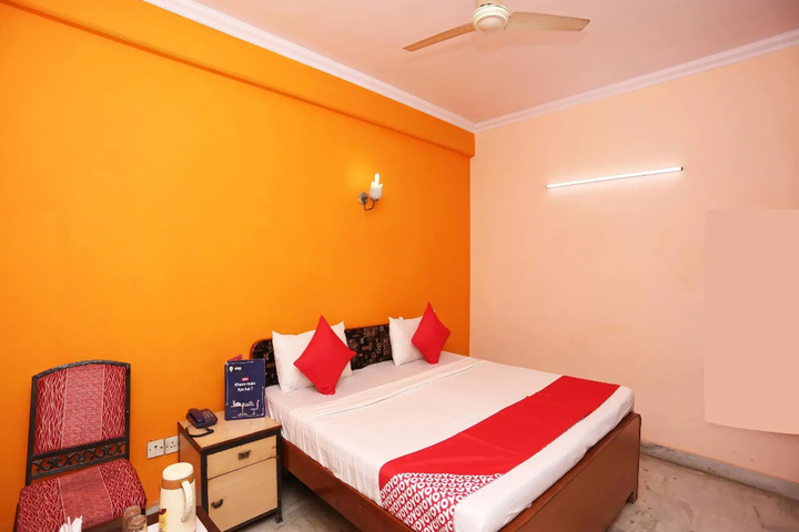OYO 15398 The Grand Avenue Hotel