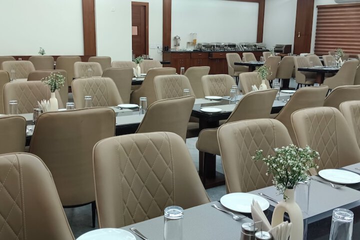 Dining 21 of 26