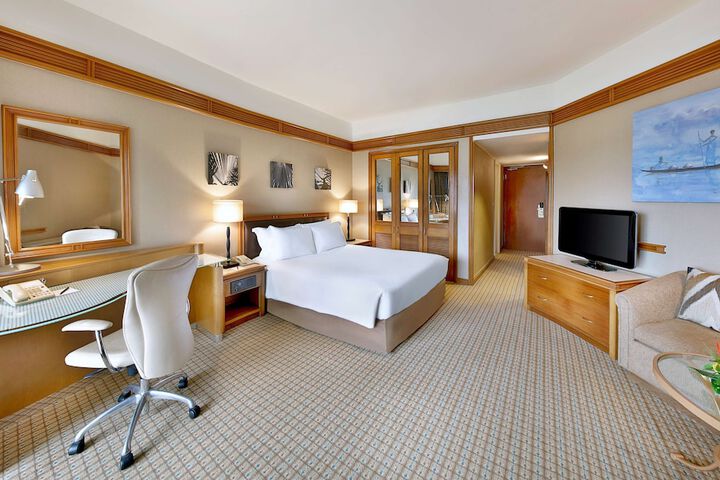 Room 12 of 81