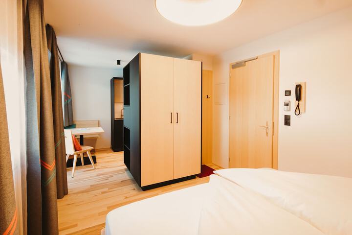 Room 43 of 117