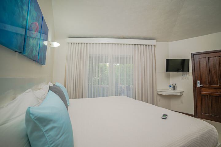 Room 20 of 270