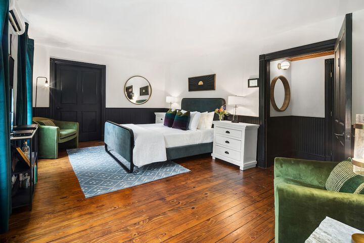 Room 46 of 172