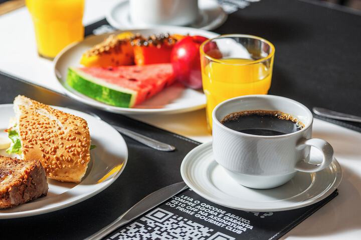 Breakfast/Coffee Service 33 of 43