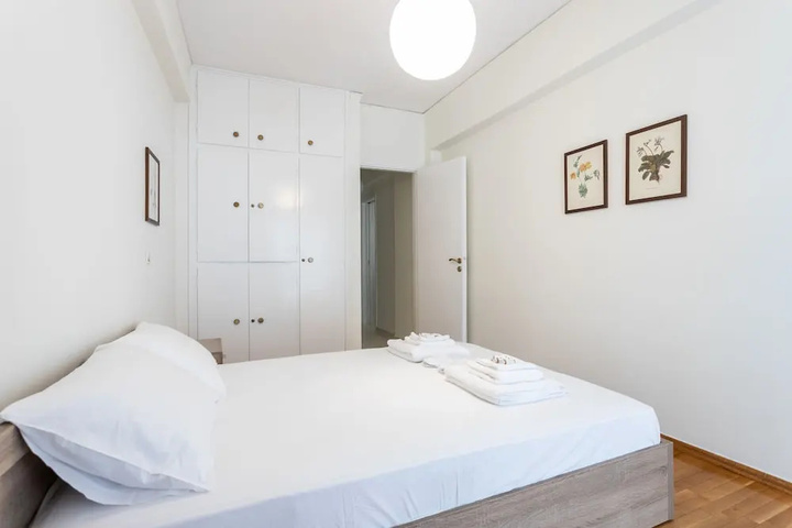 Room 2 of 4