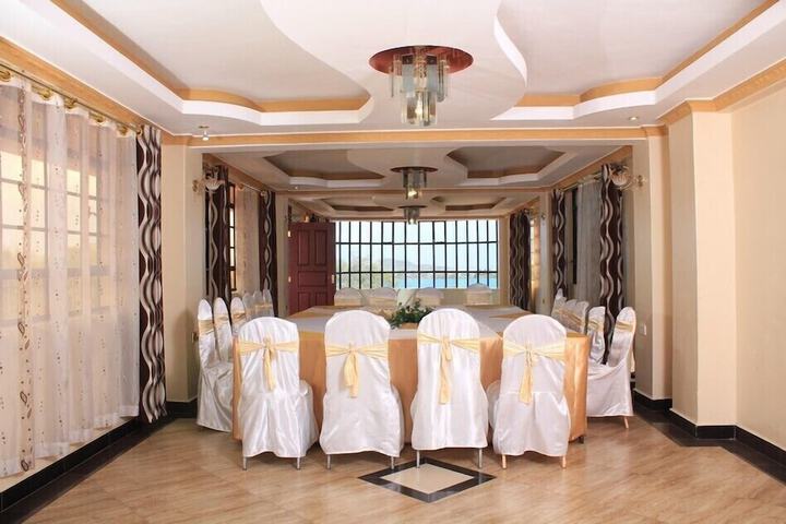 Ballroom/Hall 41 of 68