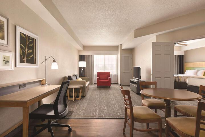 1 King Bed Suite (17 of 42)