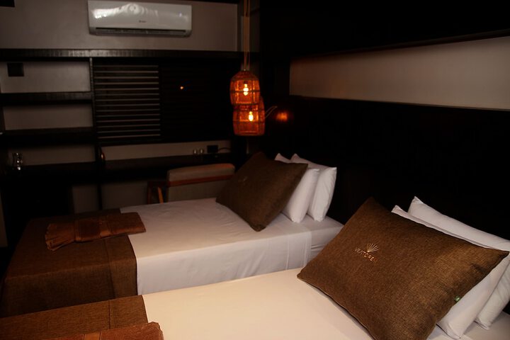 Room 12 of 80
