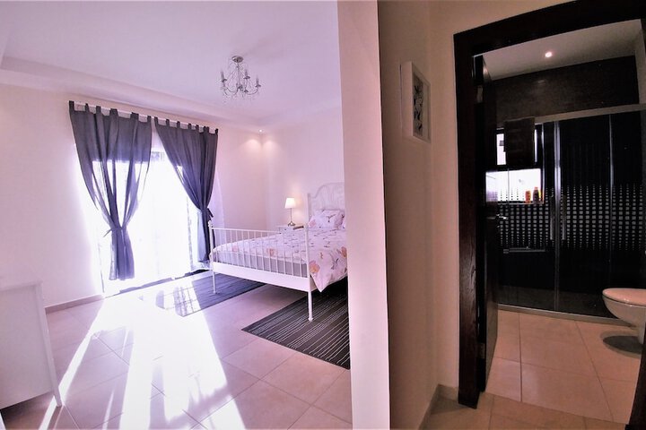 Room 13 of 127