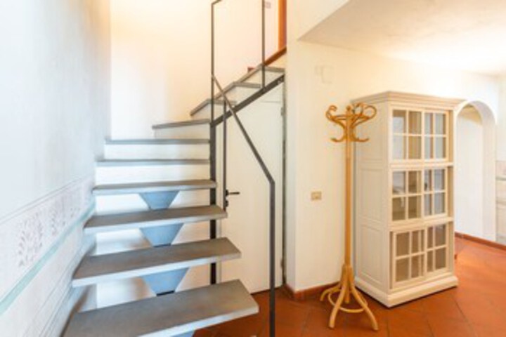 Room 9 of 26