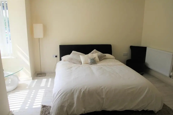 Room 3 of 12