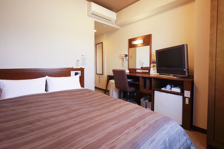 Room 7 of 27