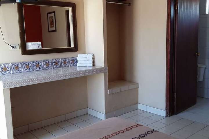 Room 4 of 18