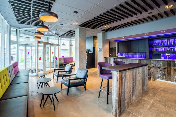 Entrance & Lobby