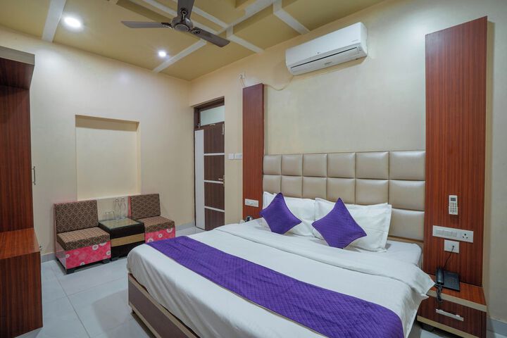 Room 4 of 40
