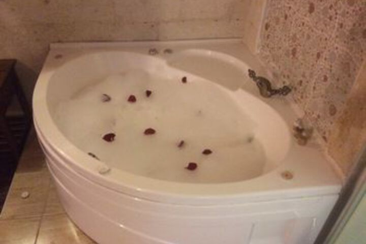 Hot Tub 22 of 32