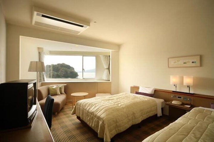 Room 5 of 22