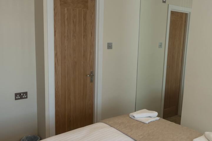 Room 6 of 79