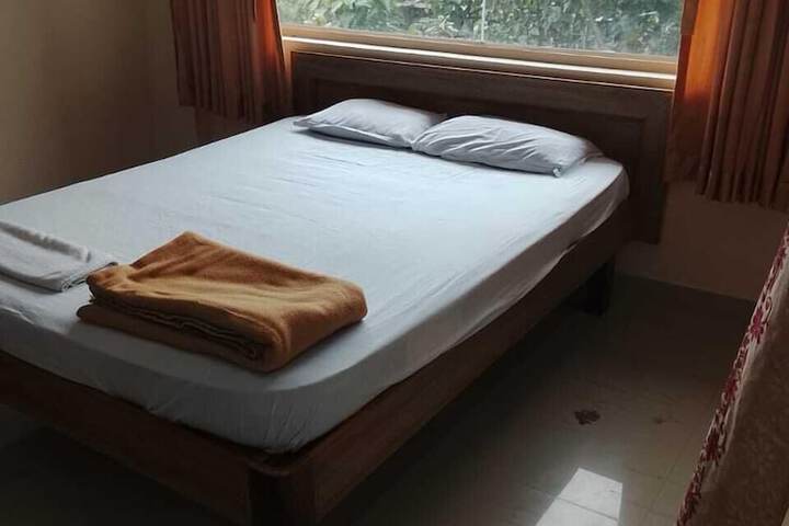 Room 20 of 28