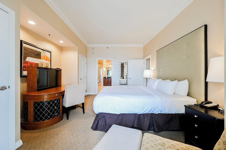 Room 33 of 438