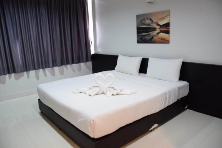 Room 17 of 42