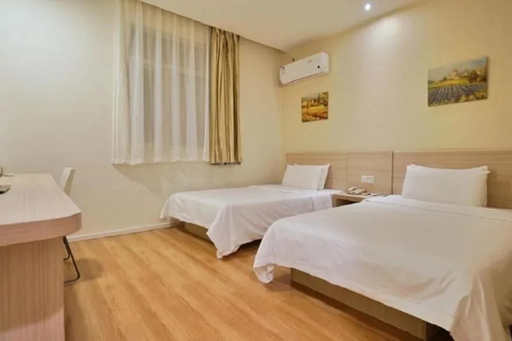 Room 4 of 4