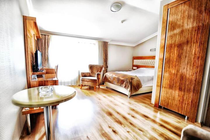 Room 18 of 36