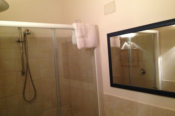 Room 13 of 36