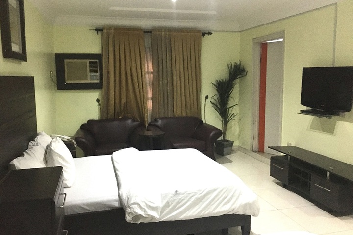 Room 5 of 25