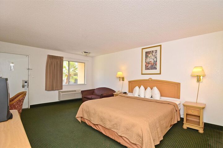 Room 32 of 70