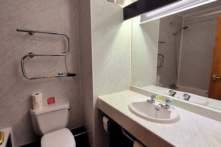 Room 45 of 64