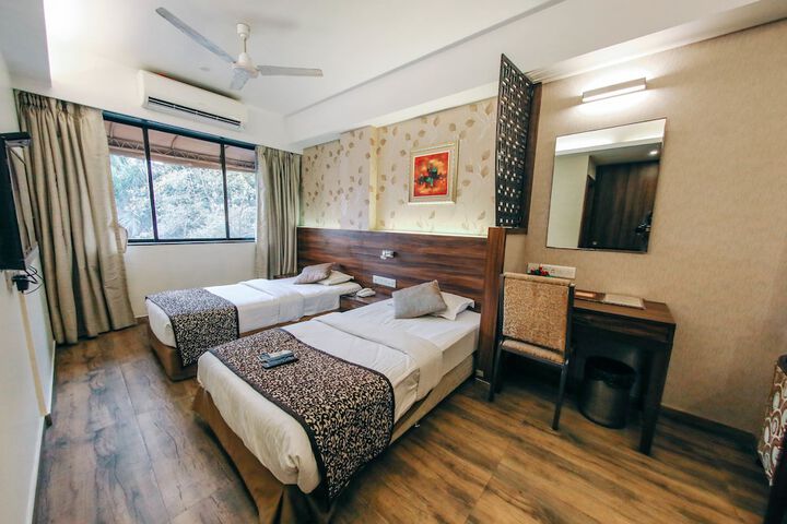 Room 18 of 90