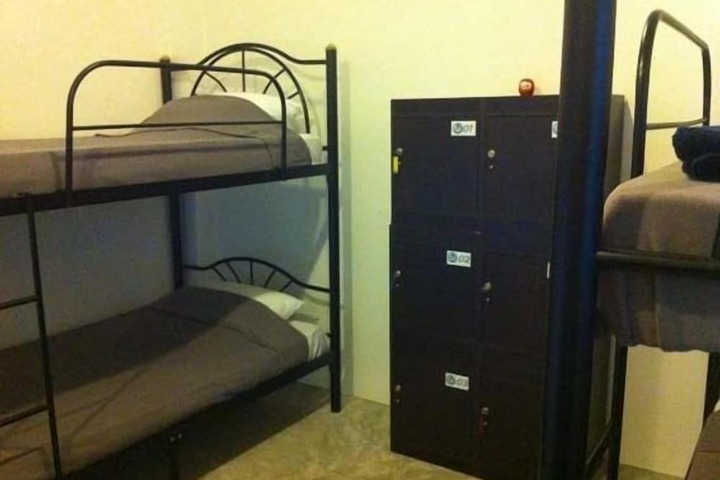 Room 10 of 40