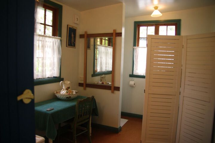 Room 12 of 19