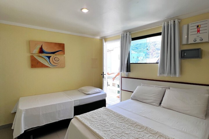 Room 4 of 22