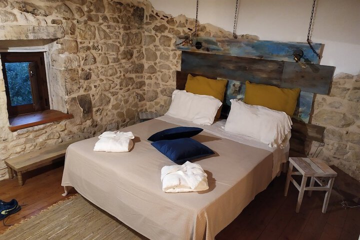 Room 15 of 53