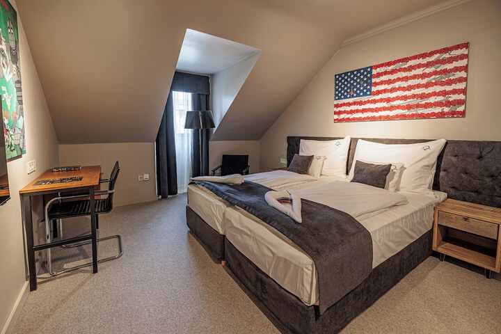 Room 54 of 103