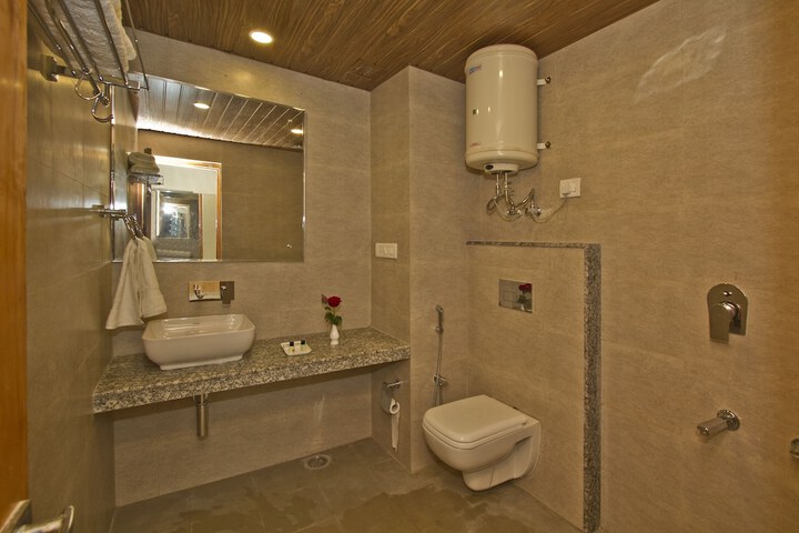 Room 15 of 32