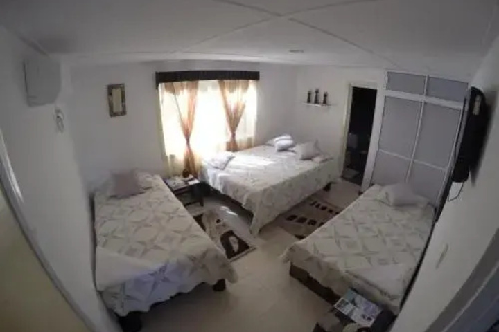 Room 2 of 10