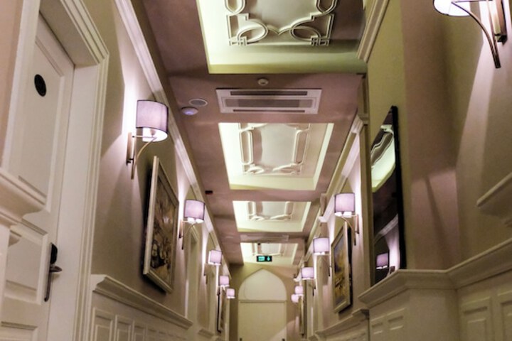 Ballroom/Hall 26 of 34
