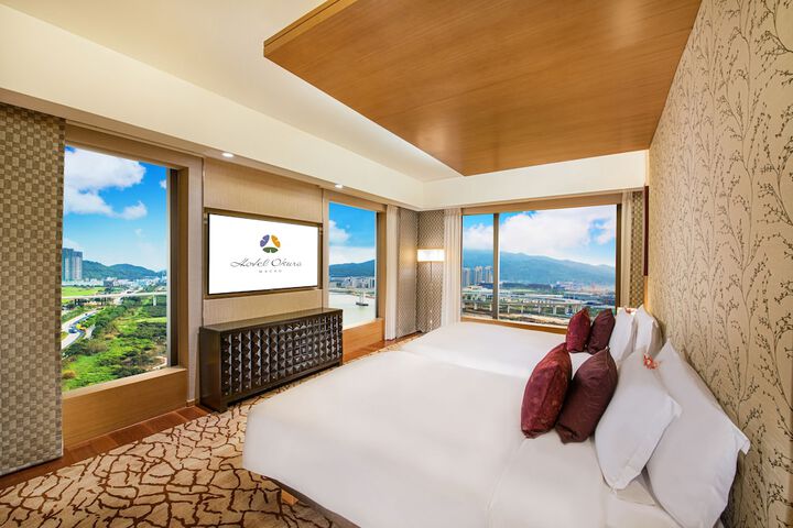 Room 8 of 39