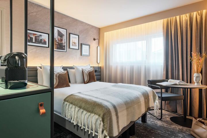 Room 30 of 79