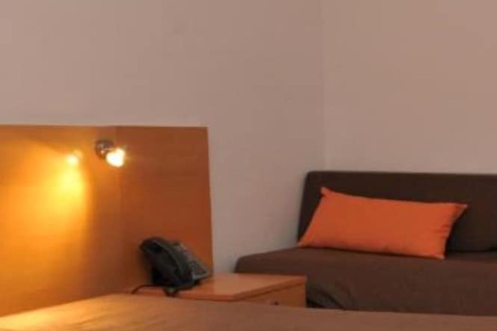 Room 10 of 69