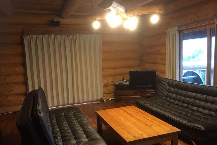 Room 7 of 13